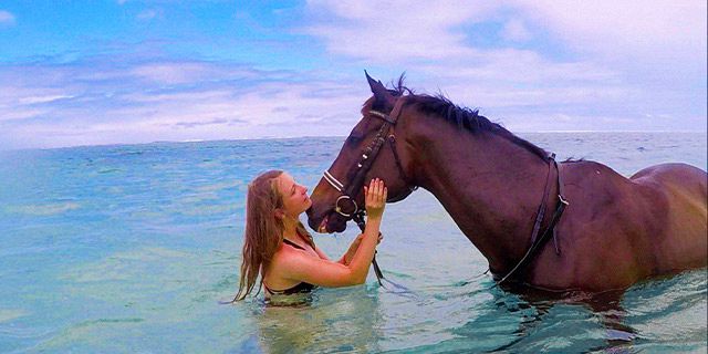 Romantic horseback riding swimming riambel beach (3)